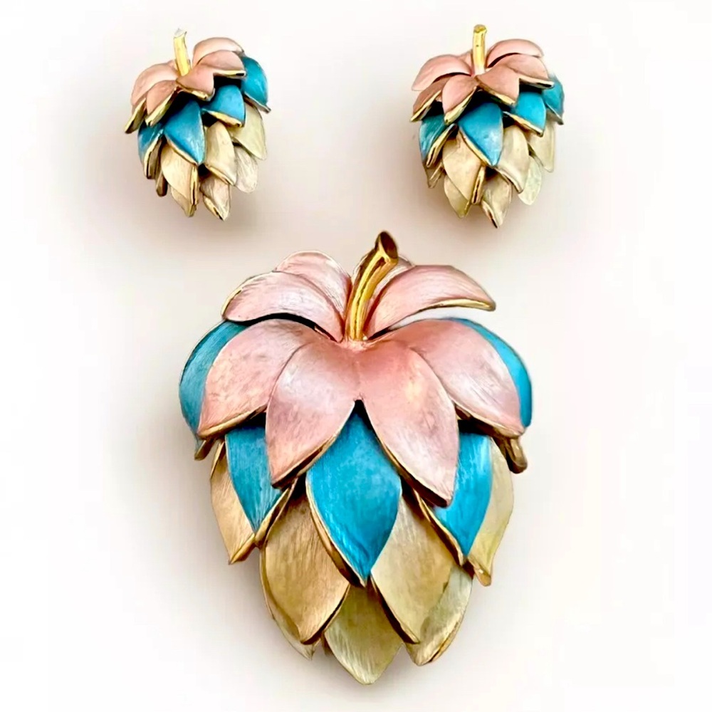 Rare Vintage Brooch And Clip-On Earrings Set Strawberry Shaped Pastel Colors